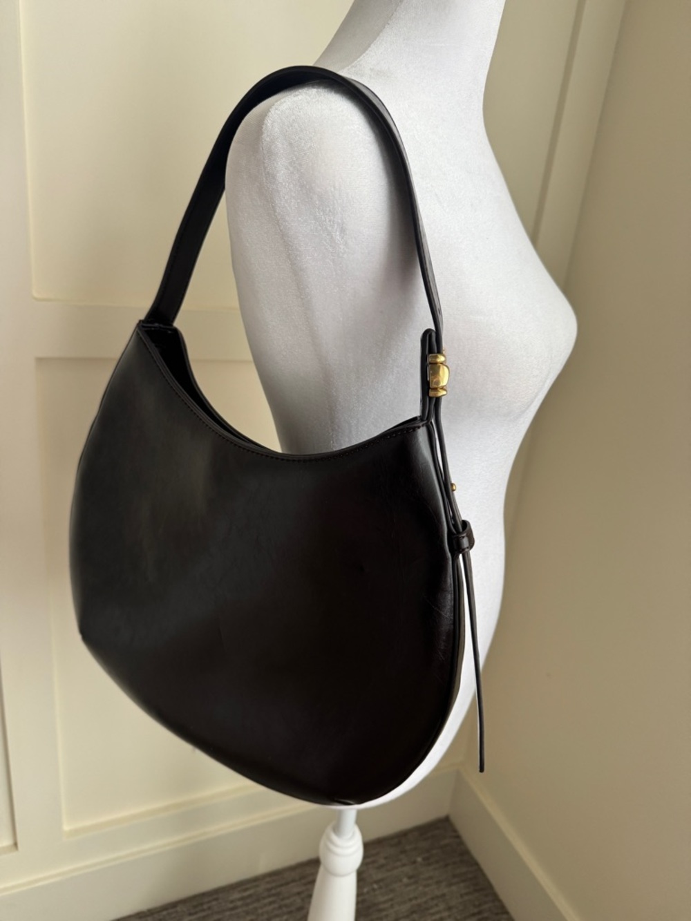 Women's Black Leather Hobo Shoulder Bag - Picture 4 of 13